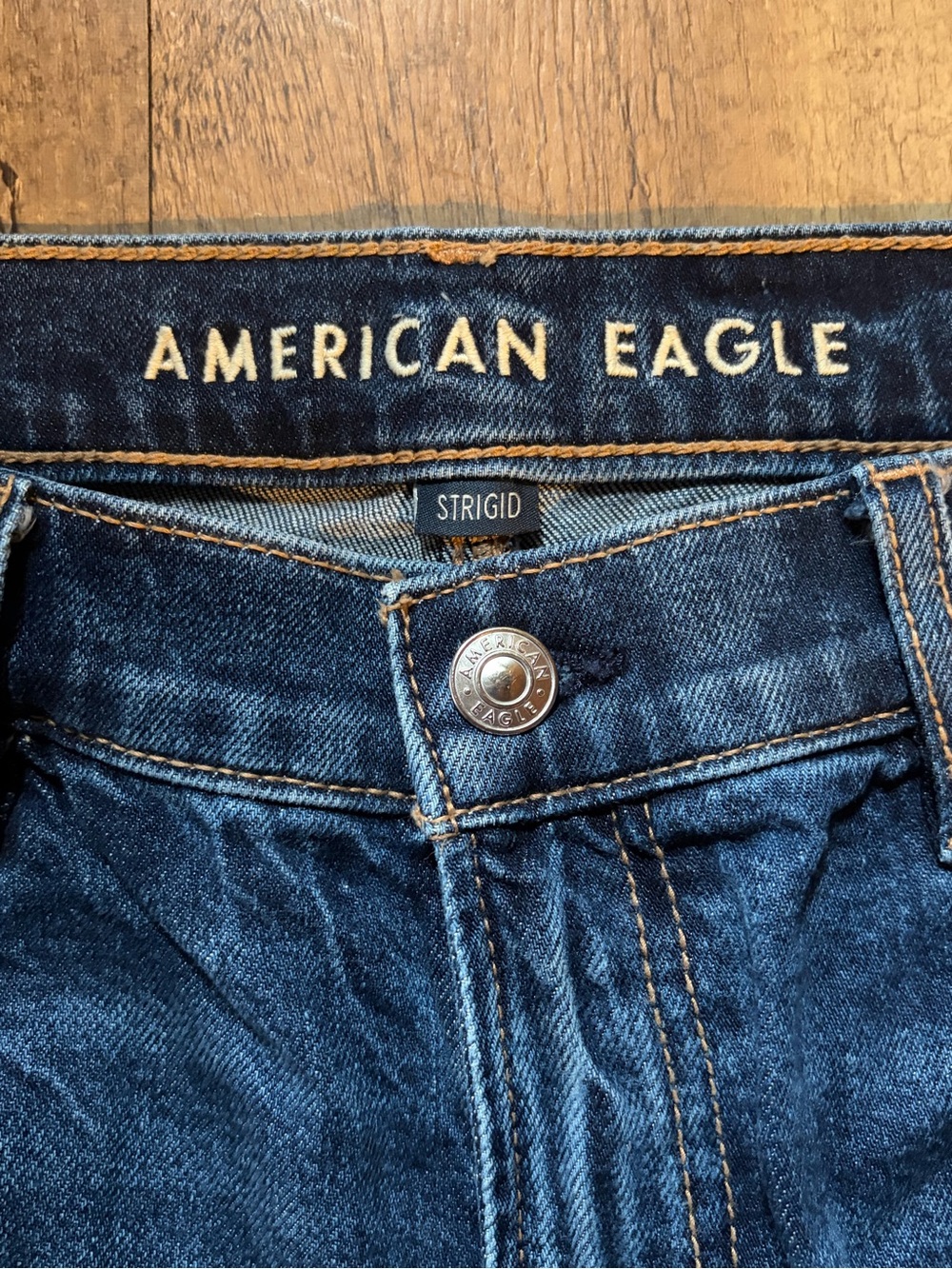 American Eagle Strigid Relaxed Denim Shorts Sz 8 Dark Wash Raw Hem - Picture 6 of 12